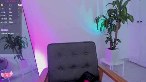 Snapshot of emmax_x chatting on December 7, 12:03 am EMMA online show from December 7, 12:03 am