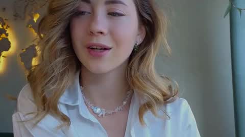 Miss Emmi online show from February 20, 9:33 am