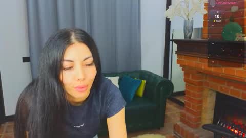 Snapshot of emmi_swon chatting on October 17, 6:56 pm Mia online show from October 17, 6:56 pm