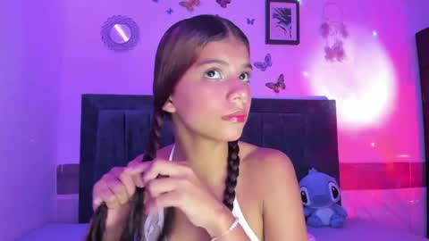 Emmie online show from April 18, 11:27 pm