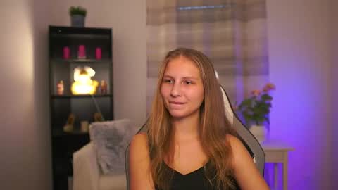 Emmie online show from February 4, 2:10 pm