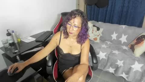 Emmily online show from November 15, 7:32 am