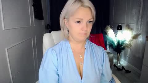 emmmam online show from October 31, 11:10 am