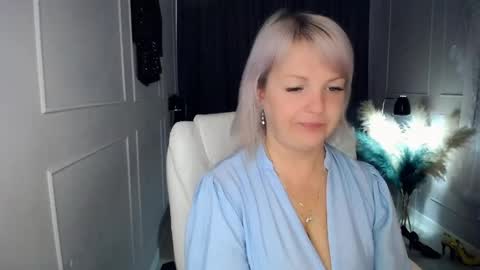 emmmam online show from April 17, 10:17 am