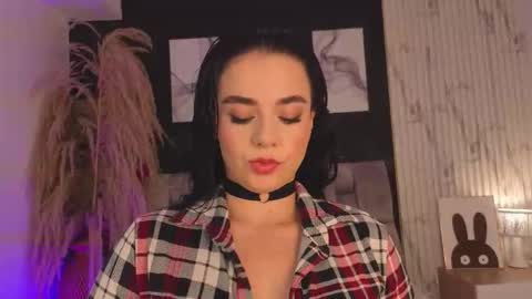 emmy_danielss online show from February 3, 11:25 am