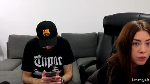 Em online show from March 4, 9:56 pm