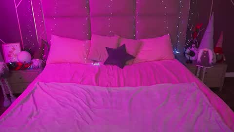 E M M Y online show from December 22, 11:17 am