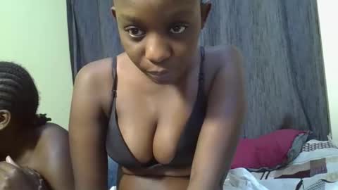 empress_emma online show from April 2, 9:38 am