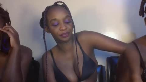 empress_emma online show from April 17, 9:50 pm