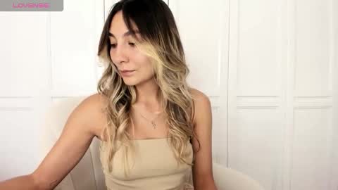 emyconneer online show from January 13, 9:22 pm