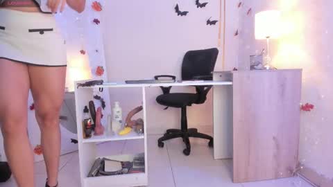 EMYLY  online show from October 18, 7:40 pm