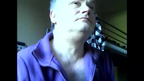 englishguysurrey online show from April 19, 6:14 am