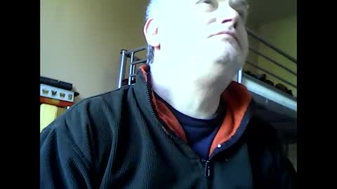 englishguysurrey online show from March 31, 7:20 am