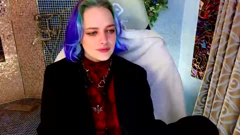 enifery online show from December 14, 9:10 pm