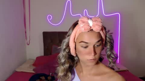 Enma Rojas online show from December 9, 2:17 pm