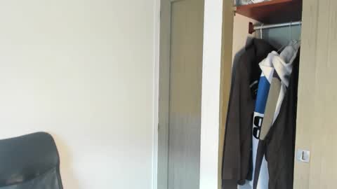 Enzo Aren online show from November 30, 6:04 pm