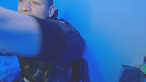 Snapshot of enzoyarack chatting on October 5, 2:09 am enzoyarack online show from October 5, 2:09 am