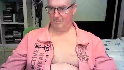 ErBee62 online show from April 23, 9:16 pm