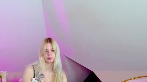 erica_elnak online show from November 28, 4:14 pm