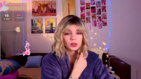 Erica Winterr online show from January 14, 7:06 am