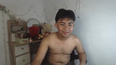 erick_cummer30 online show from April 14, 5:55 am