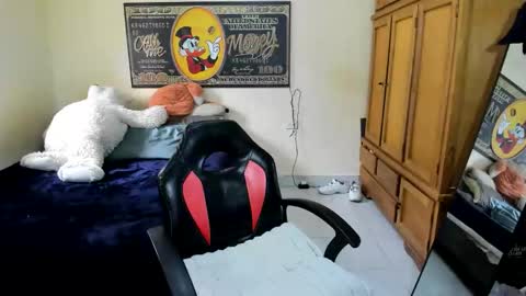 erick_de_rossee online show from April 18, 7:58 pm