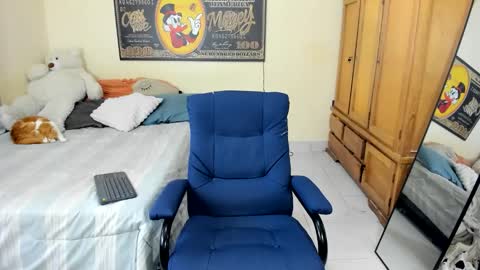 erick_de_rossee online show from December 15, 5:42 pm