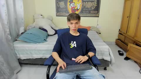 erick_de_rossee online show from December 4, 7:02 pm