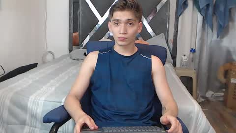 Snapshot of erick_de_rossee chatting on January 14, 12:43 am erick_de_rossee online show from January 14, 12:43 am