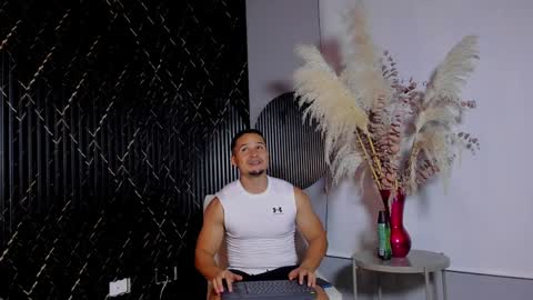 Erick online show from February 9, 2:38 am