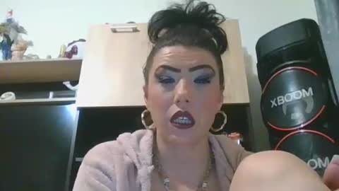 erikaguapa1989 online show from April 9, 2:26 am