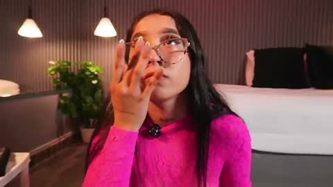 Eri  online show from March 24, 7:20 pm