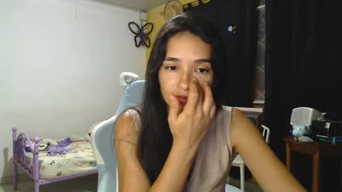 Snapshot of erina_1 chatting on March 11, 1:16 am erina_1 online show from March 11, 1:16 am