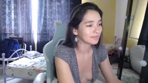 Snapshot of erina_1 chatting on October 21, 5:05 pm erina_1 online show from October 21, 5:05 pm