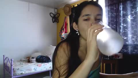 Snapshot of erina_1 chatting on February 14, 3:58 pm erina_1 online show from February 14, 3:58 pm