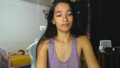 Snapshot of erina_1 chatting on February 7, 1:36 am erina_1 online show from February 7, 1:36 am