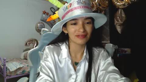 Snapshot of erina_1 chatting on March 2, 3:13 am erina_1 online show from March 2, 3:13 am