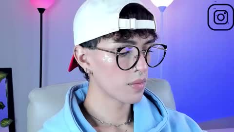   online show from November 25, 11:20 am