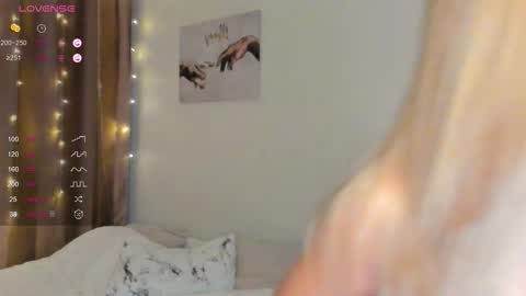 Elina online show from September 28, 5:33 pm