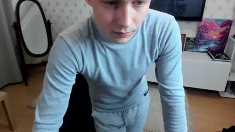 Max online show from November 6, 1:19 am