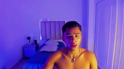 eros_wild online show from March 8, 8:22 am