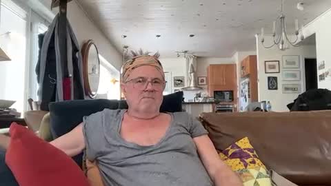 eros online show from February 20, 2:46 pm