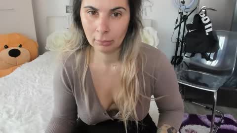Snapshot of eroticsensualkitty4u chatting on October 23, 9:22 am eroticsensualkitty4u online show from October 23, 9:22 am