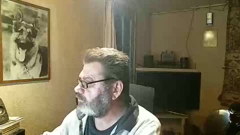 Erwins room welcome sound on online show from February 5, 11:50 pm