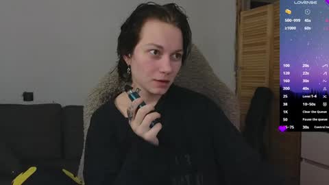 esajukyy online show from April 12, 1:26 pm