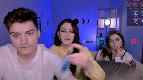 esma_shine online show from November 11, 12:57 am