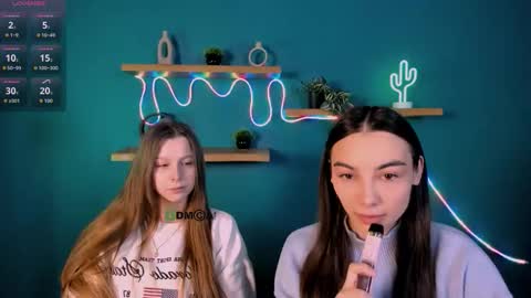 esme_moore_ online show from November 27, 9:17 am