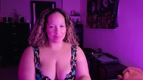 Esme Luv online show from October 25, 12:11 am