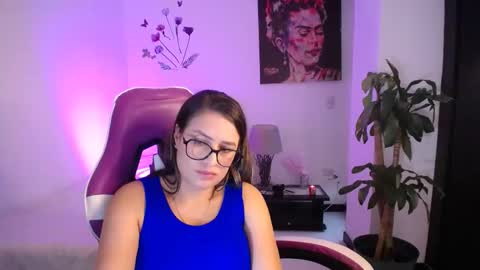 Esmeralda online show from March 1, 10:25 pm