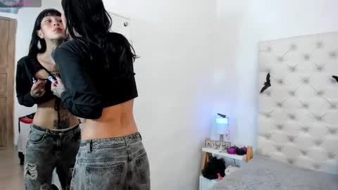 esmeralda  online show from October 20, 3:39 pm